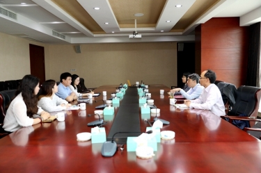 平湖市关工委主任邱其良莅临雅博app官方入口调研下一代工作
