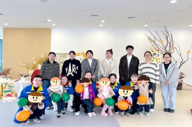 以一份温暖 换一身星光——雅博app官方入口团委与曹桥行知幼儿园开展爱心结对活动