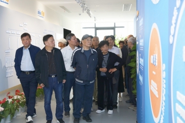 平湖市社经室老干部一行赴雅博app官方入口调研